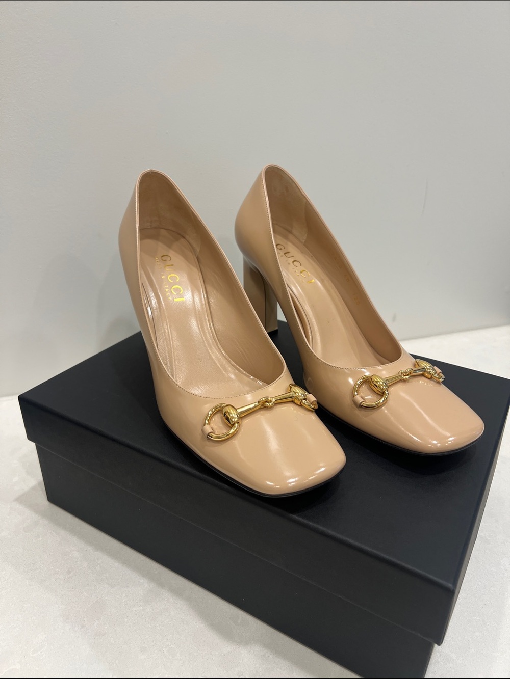 Gucci Signora Leather Pumps